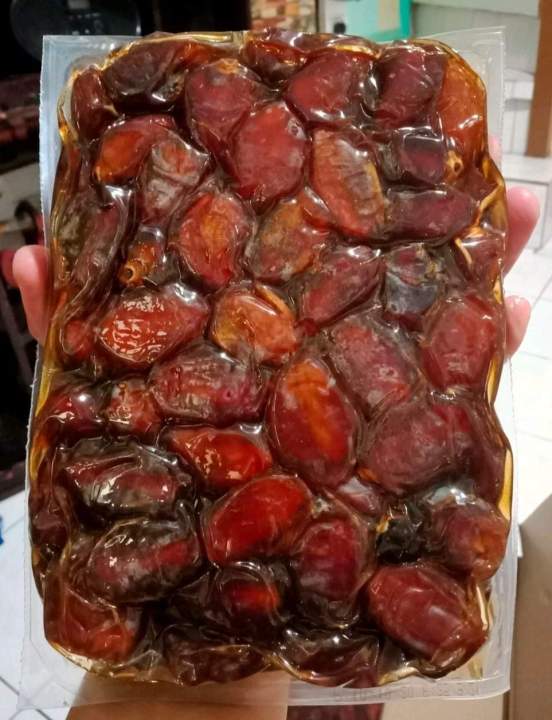 Royal Khalas Dates – Large Whole, 8 kg Carton, Premium Grade